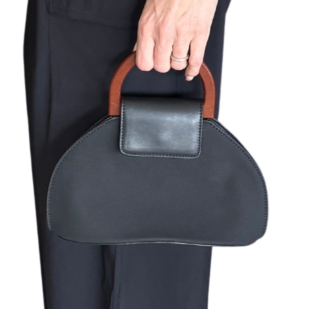 Elegant Black Leather Handbag